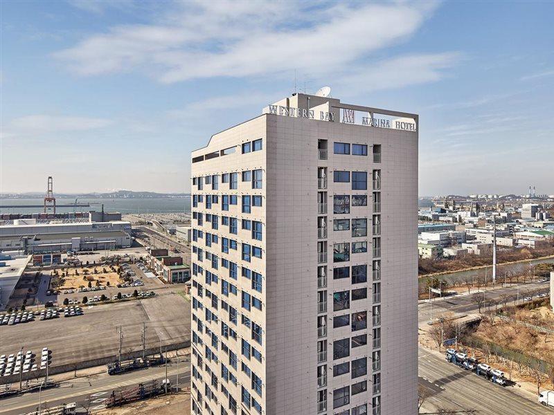 Western Bay Marina Hotel Пхьонтхек Екстер'єр фото