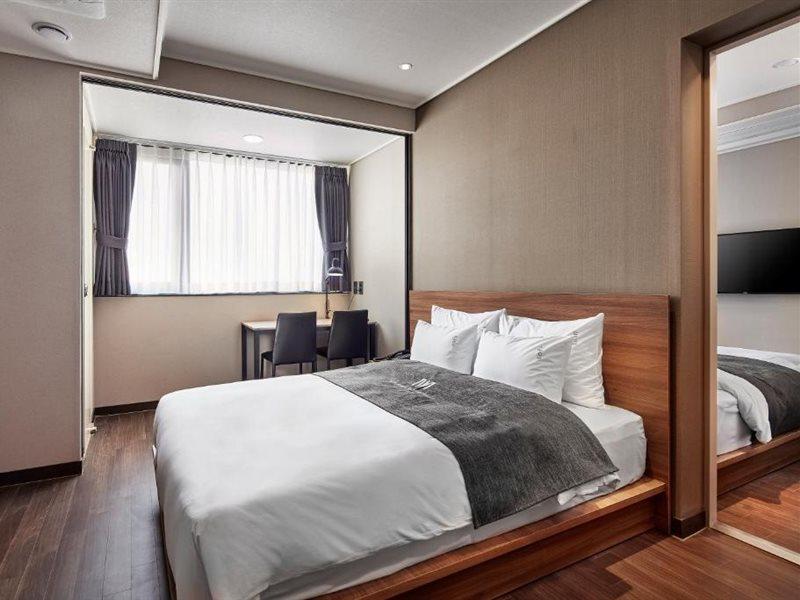 Western Bay Marina Hotel Пхьонтхек Екстер'єр фото