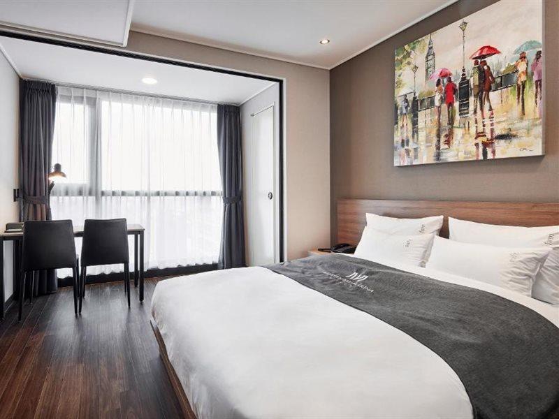 Western Bay Marina Hotel Пхьонтхек Екстер'єр фото