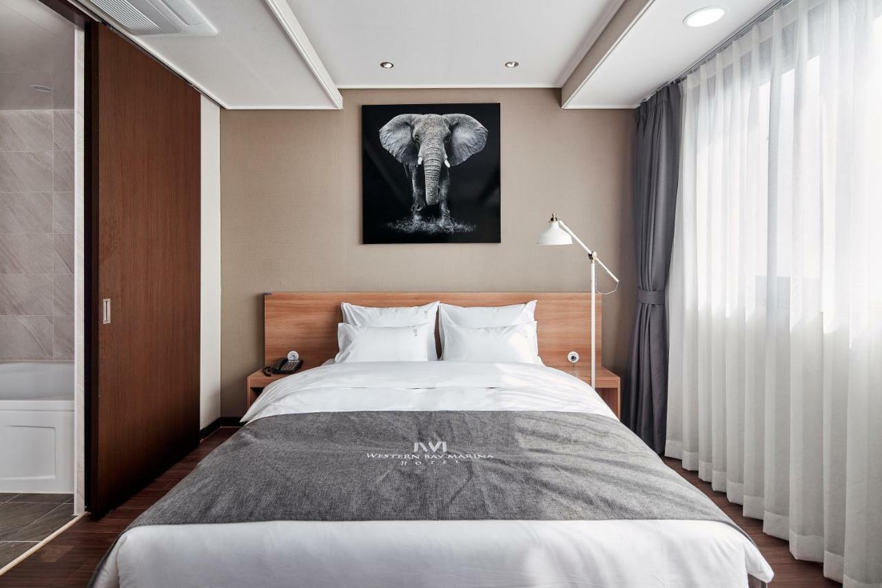 Western Bay Marina Hotel Пхьонтхек Екстер'єр фото