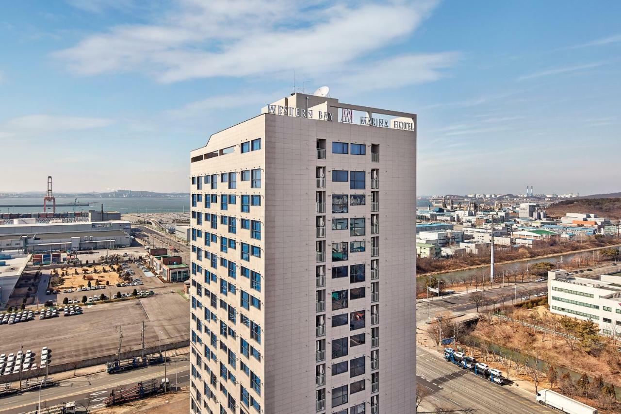 Western Bay Marina Hotel Пхьонтхек Екстер'єр фото