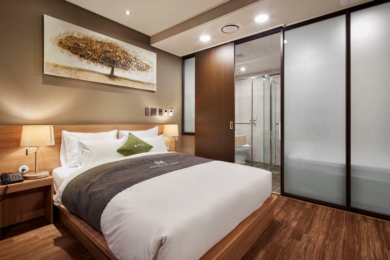 Western Bay Marina Hotel Пхьонтхек Екстер'єр фото