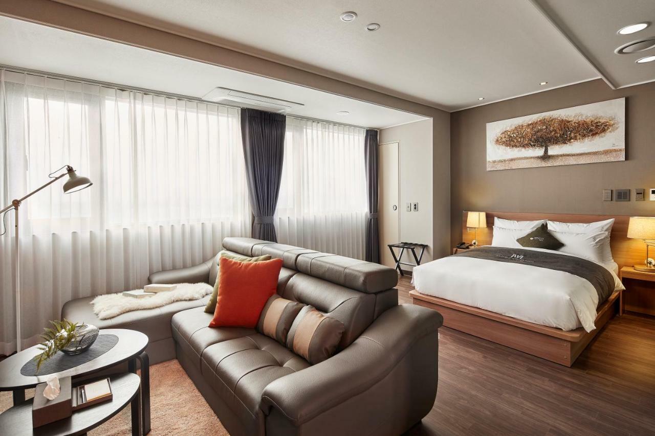 Western Bay Marina Hotel Пхьонтхек Екстер'єр фото